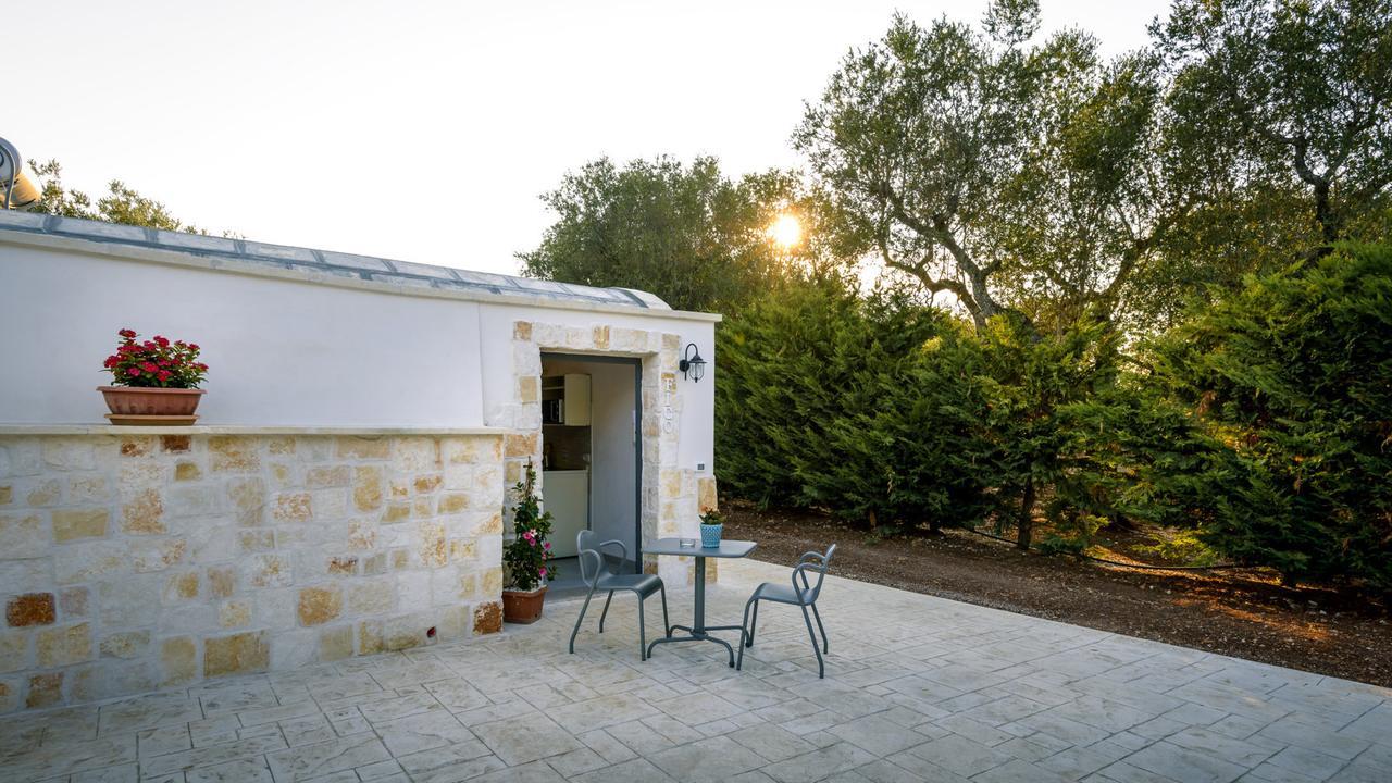 Trullo degli Augelli Affittacamere San Michele Salentino Esterno foto